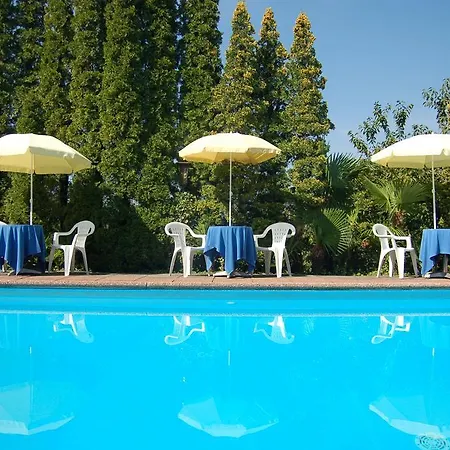 Herberg La Comanella 3*